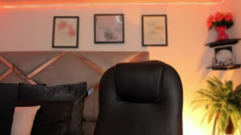 Marian online show from April 17, 7:17 pm