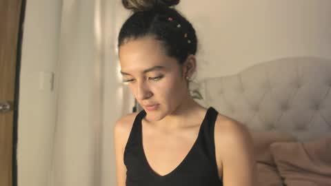 Snapshot of marian_skinny chatting on April 20, 6:05 am Marian online show from April 20, 6:05 am