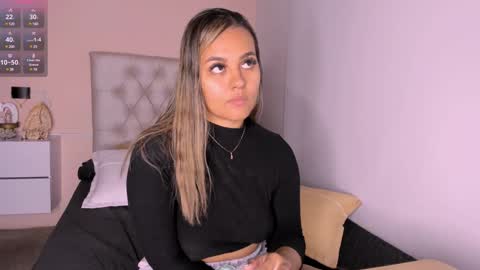 Mariana Roe online show from December 10, 3:52 am