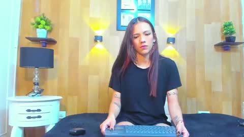 Mariana Angel online show from December 6, 1:29 am