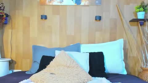 Mariana Angel online show from February 25, 2:05 pm