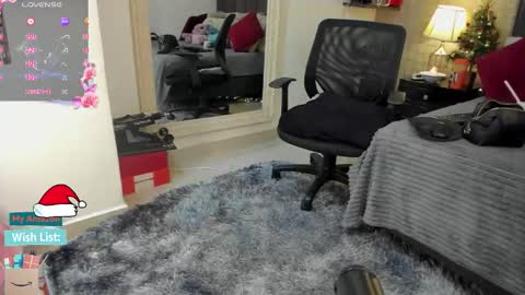 Mar y online show from December 19, 2:57 pm