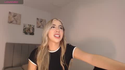 Snapshot of mariana_es chatting on May 27, 12:51 am Mariana online show from May 27, 12:51 am