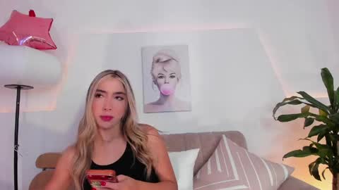Snapshot of mariana_es chatting on May 31, 4:25 pm Mariana online show from May 31, 4:25 pm