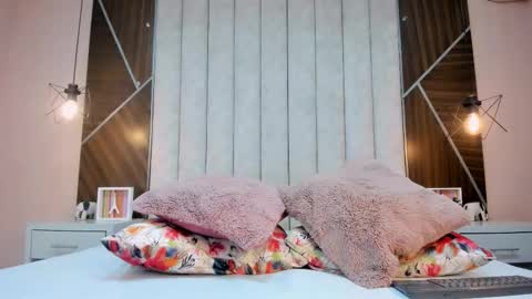 Mariana  online show from November 22, 10:53 pm