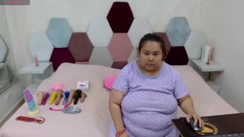 Snapshot of marianabbw_ chatting on June 7, 7:39 pm mariana online show from June 7, 7:39 pm