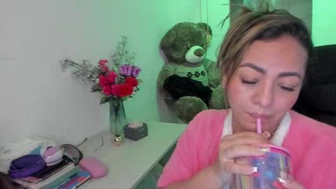 Mariana Lopez online show from February 28, 6:43 am