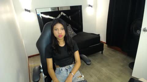 Mariana online show from July 17, 3:57 am