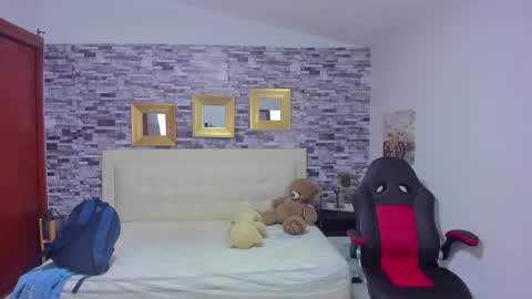 Mariana online show from December 4, 8:40 pm