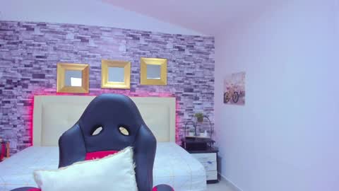 Mariana online show from December 6, 4:17 pm