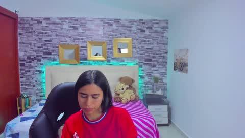 Mariana online show from December 7, 9:11 pm