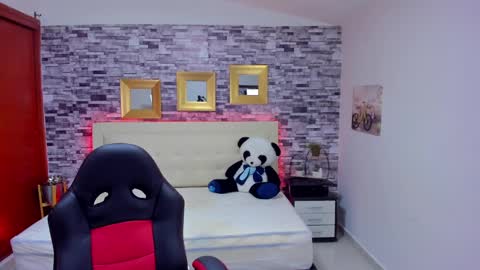 Mariana online show from February 28, 9:23 pm