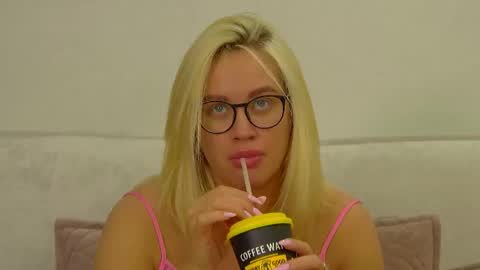Maria online show from May 15, 8:43 am