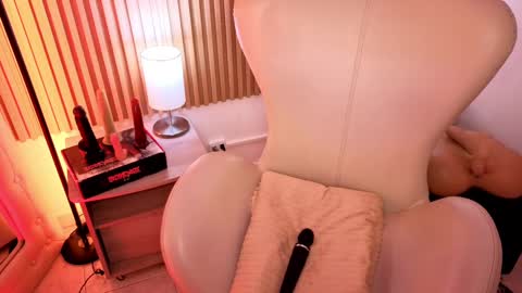 Marian Love  online show from September 28, 11:04 am