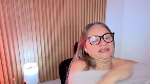 Marian Love  online show from November 8, 10:48 am