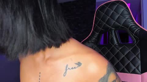 M A R I A N E online show from April 12, 5:01 am