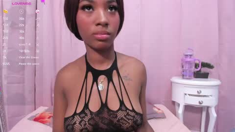 Snapshot of marianrosse chatting on April 25, 4:37 am marianrosse online show from April 25, 4:37 am
