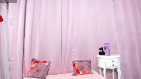 Snapshot of marianrosse chatting on May 5, 11:57 pm marianrosse online show from May 5, 11:57 pm