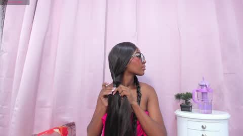 Snapshot of marianrosse chatting on May 20, 1:12 am marianrosse online show from May 20, 1:12 am