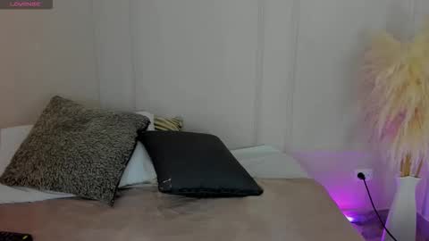 Maria Pettit online show from January 16, 11:36 am