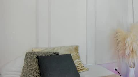 Maria Pettit online show from February 19, 11:39 am