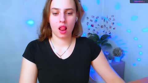 Snapshot of mariatess_ chatting on October 27, 1:26 pm Mariia online show from October 27, 1:26 pm