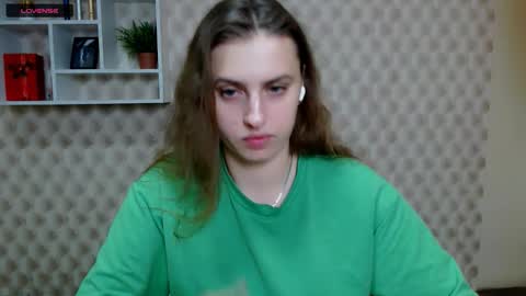 Snapshot of mariatess_ chatting on November 30, 12:53 pm Mariia online show from November 30, 12:53 pm