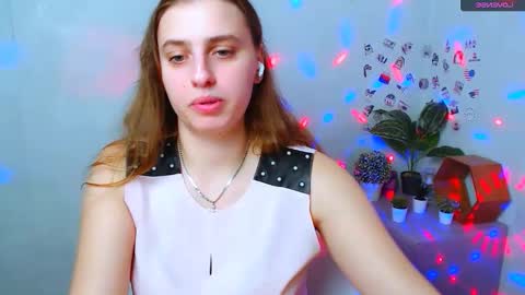 Snapshot of mariatess_ chatting on December 3, 10:35 am Mariia online show from December 3, 10:35 am