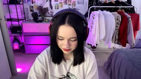 Emily online show from October 16, 7:42 am