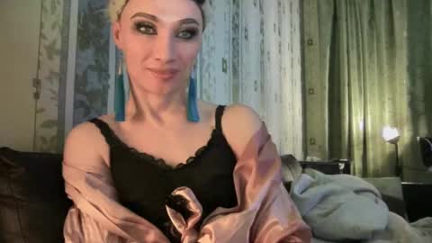 Snapshot of maridekoks chatting on February 7, 7:27 pm Mari online show from February 7, 7:27 pm