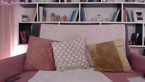 Snapshot of marie_antoinette62 chatting on December 1, 7:36 pm Maria online show from December 1, 7:36 pm