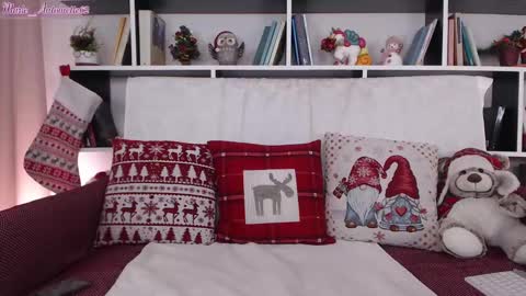 Snapshot of marie_antoinette62 chatting on December 14, 10:28 pm Maria online show from December 14, 10:28 pm