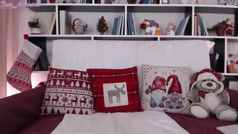 Snapshot of marie_antoinette62 chatting on January 2, 5:39 pm Maria online show from January 2, 5:39 pm