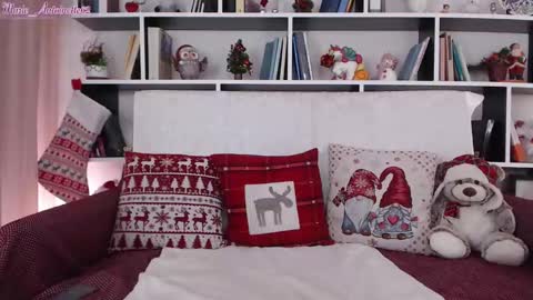 Snapshot of marie_antoinette62 chatting on January 2, 9:07 pm Maria online show from January 2, 9:07 pm