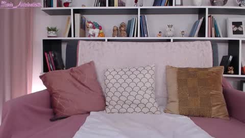 Snapshot of marie_antoinette62 chatting on February 13, 3:14 pm Maria online show from February 13, 3:14 pm