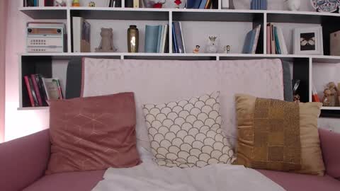 Snapshot of marie_antoinette62 chatting on December 22, 4:04 pm Maria online show from December 22, 4:04 pm