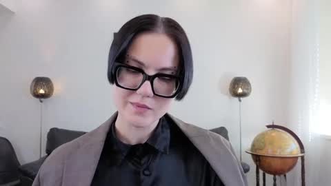 Marie Fitch online show from June 5, 3:35 am