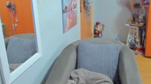 Snapshot of marie_marie03 chatting on January 4, 12:05 pm Marie online show from January 4, 12:05 pm