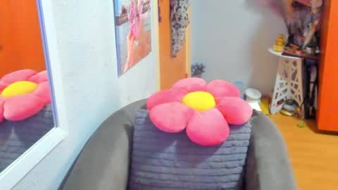 Snapshot of marie_marie03 chatting on February 14, 8:10 am Marie online show from February 14, 8:10 am