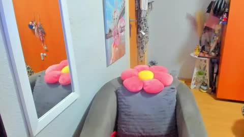 Snapshot of marie_marie03 chatting on February 28, 6:21 am Marie online show from February 28, 6:21 am