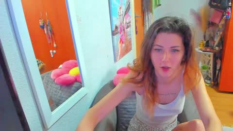 Snapshot of marie_marie03 chatting on March 12, 8:19 am Marie online show from March 12, 8:19 am