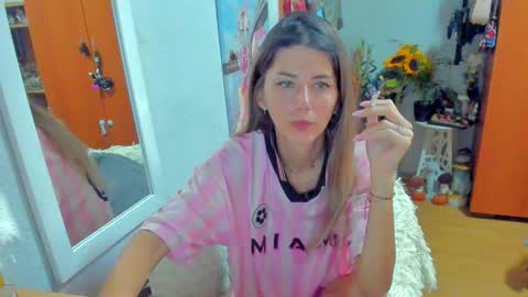 Snapshot of marie_marie03 chatting on September 18, 5:53 am Marie online show from September 18, 5:53 am