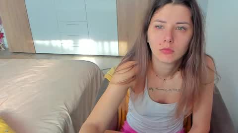 Marie   online show from April 14, 5:46 am