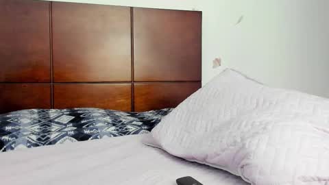 Snapshot of marie_pourtoi chatting on November 15, 12:52 am 700 pm Washington time online show from November 15, 12:52 am