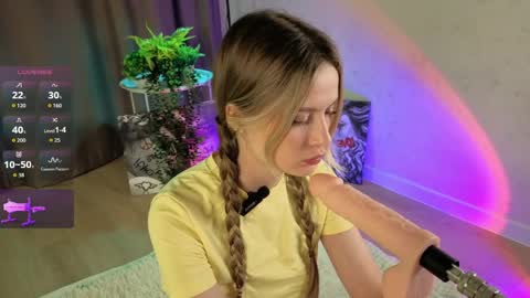 Mira and Mari online show from April 3, 5:33 pm