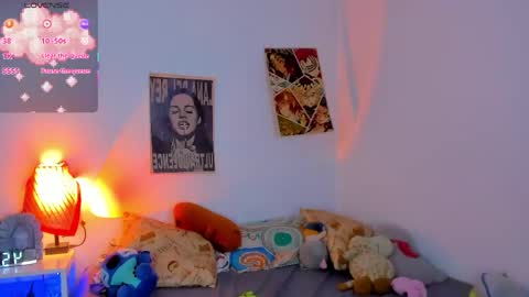 Snapshot of marieetaylor chatting on May 7, 9:53 pm Mariee online show from May 7, 9:53 pm