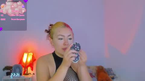 Snapshot of marieetaylor chatting on May 25, 7:31 pm Mariee online show from May 25, 7:31 pm