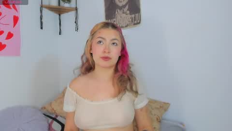 Snapshot of marieetaylor chatting on July 23, 9:24 pm Mariee online show from July 23, 9:24 pm
