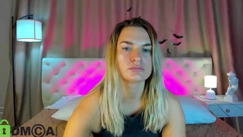 Mariel online show from November 10, 1:15 am