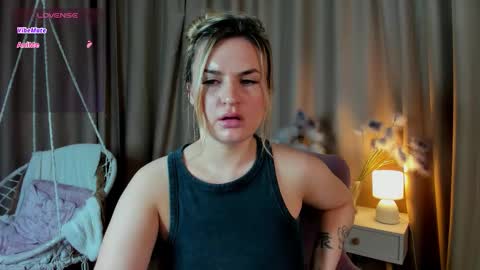 Mariel online show from March 24, 2:05 am